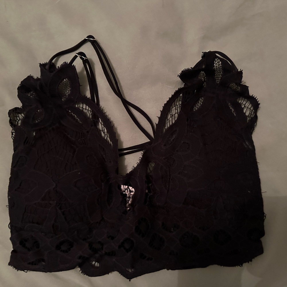 francesca’s black bralette cross back